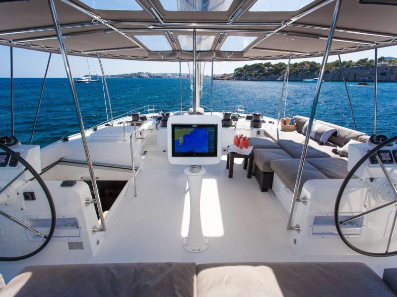 Book yachts online - catamaran - Lagoon 620 - Moose of Poole - rent