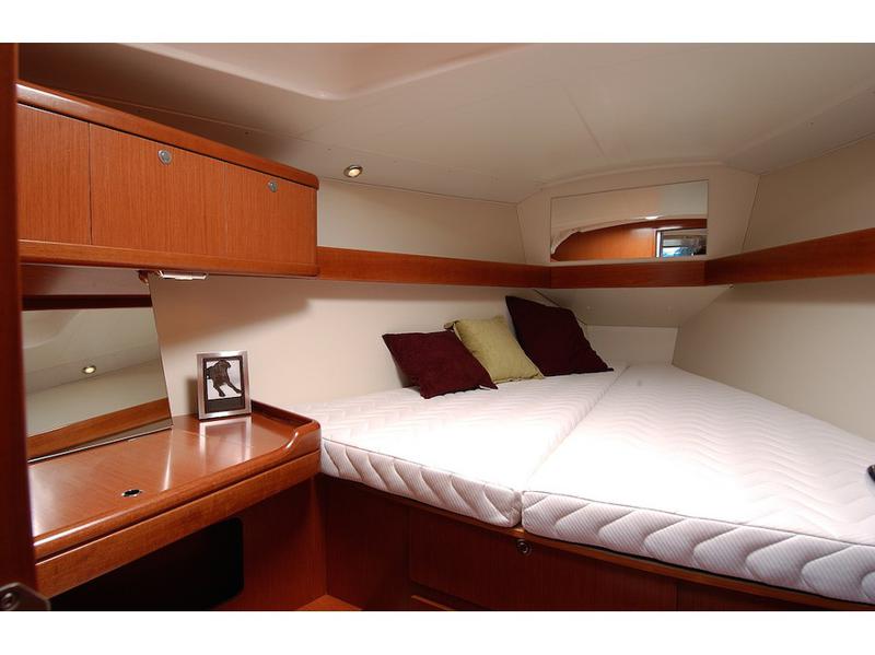Book yachts online - sailboat - Oceanis 37 - Canbuyon - rent