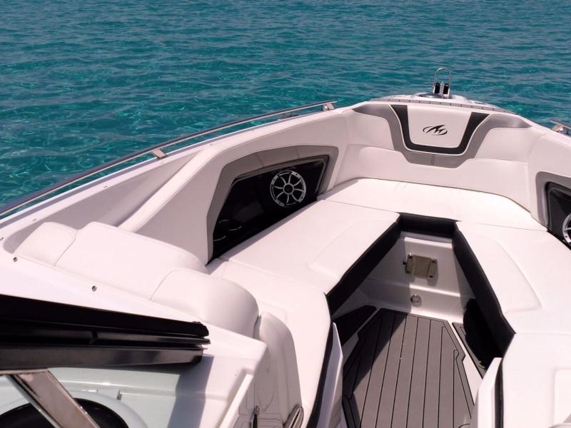 Book yachts online - motorboat - Monterey 298 SS - DREAMING IBIZA - rent