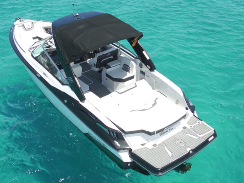 Book yachts online - motorboat - Monterey 298 SS - DREAMING IBIZA - rent