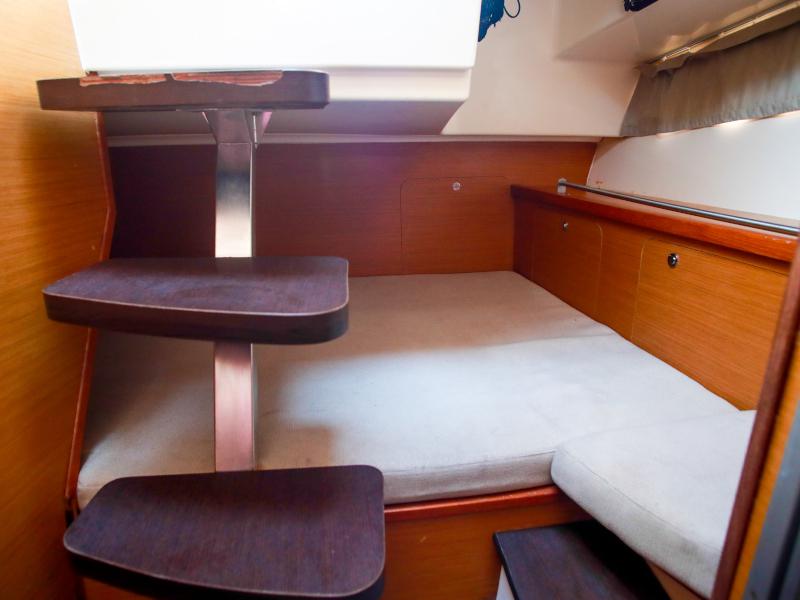 Book yachts online - motorboat - Cap Camarat 8.5 WA - TERCERA VIA - rent