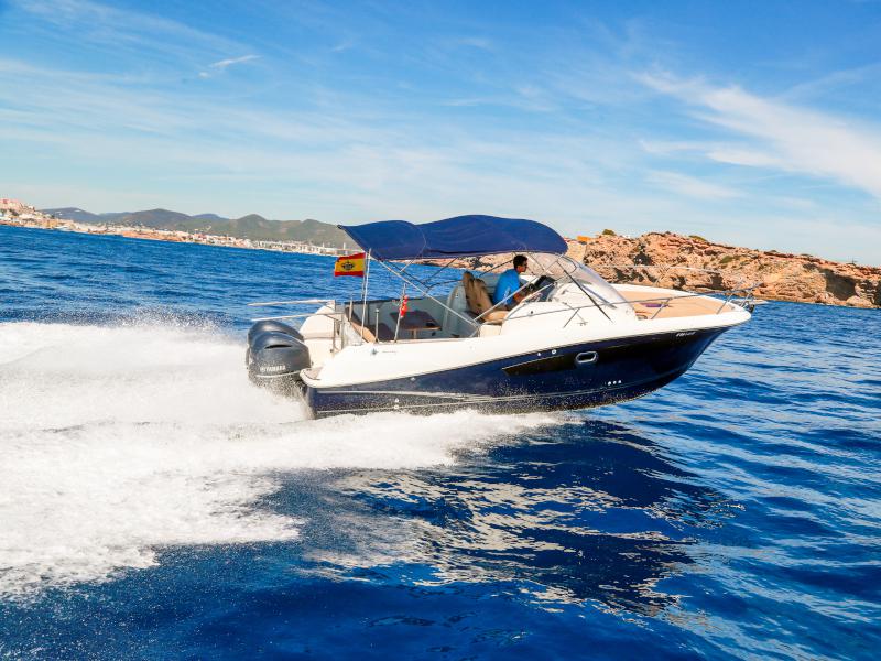 Book yachts online - motorboat - Cap Camarat 8.5 WA - TERCERA VIA - rent