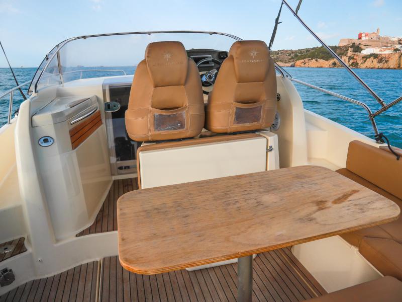 Book yachts online - motorboat - Cap Camarat 8.5 WA - TERCERA VIA - rent