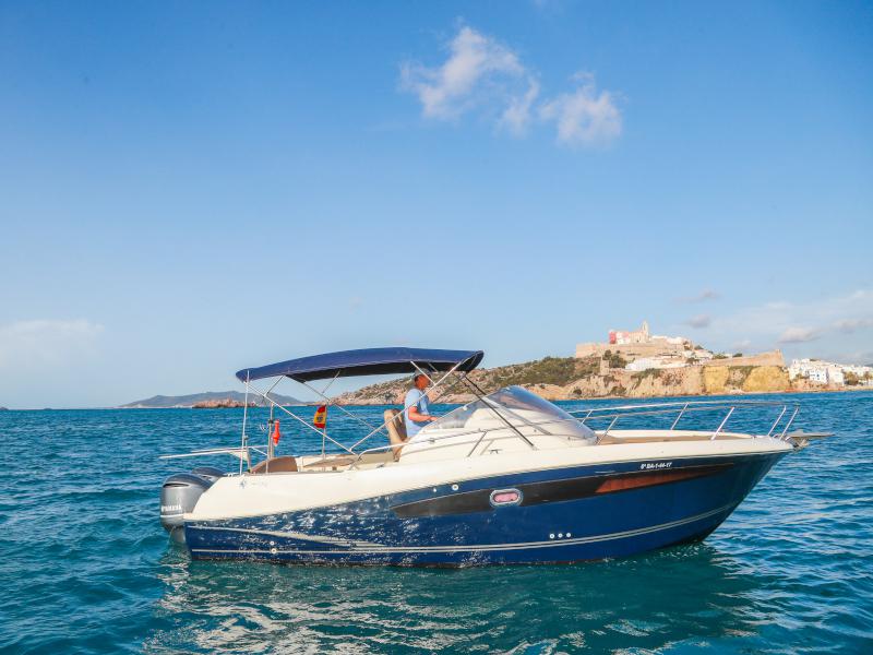 Book yachts online - motorboat - Cap Camarat 8.5 WA - TERCERA VIA - rent