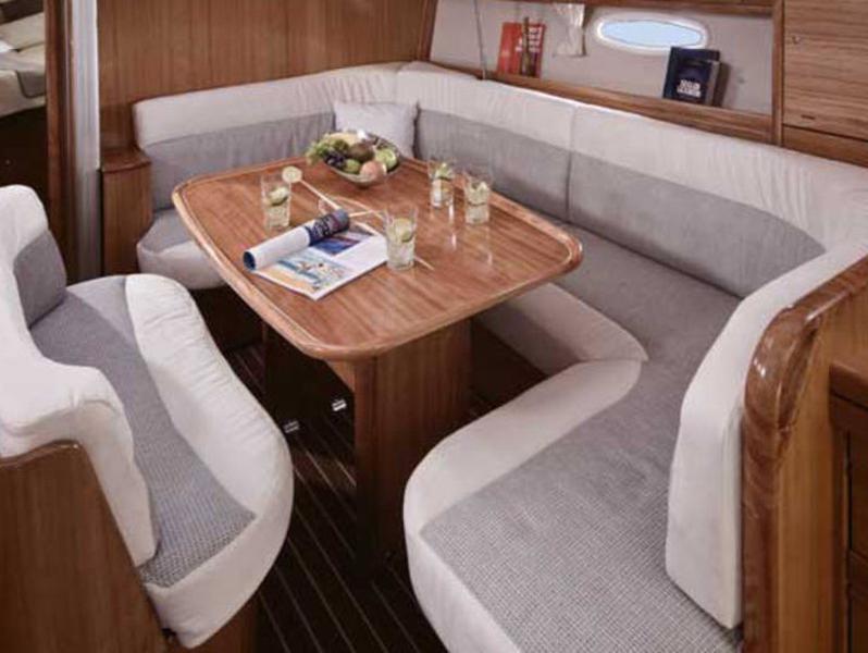 Book yachts online - sailboat - Bavaria 40 Cruiser - Luna - rent