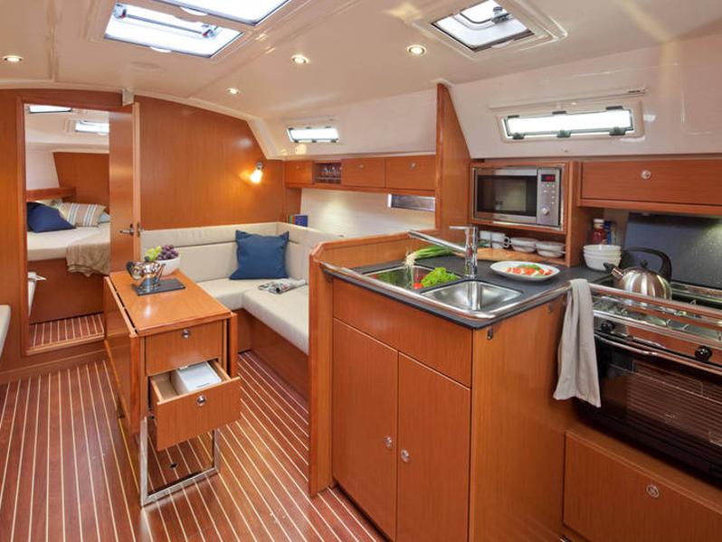 Book yachts online - sailboat - Bavaria Cruiser 36 - Kathy Cool - rent