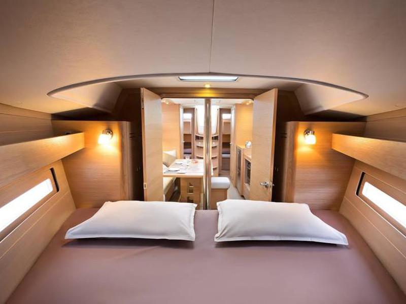 Book yachts online - sailboat - Dufour 382 GL - Happiness - rent