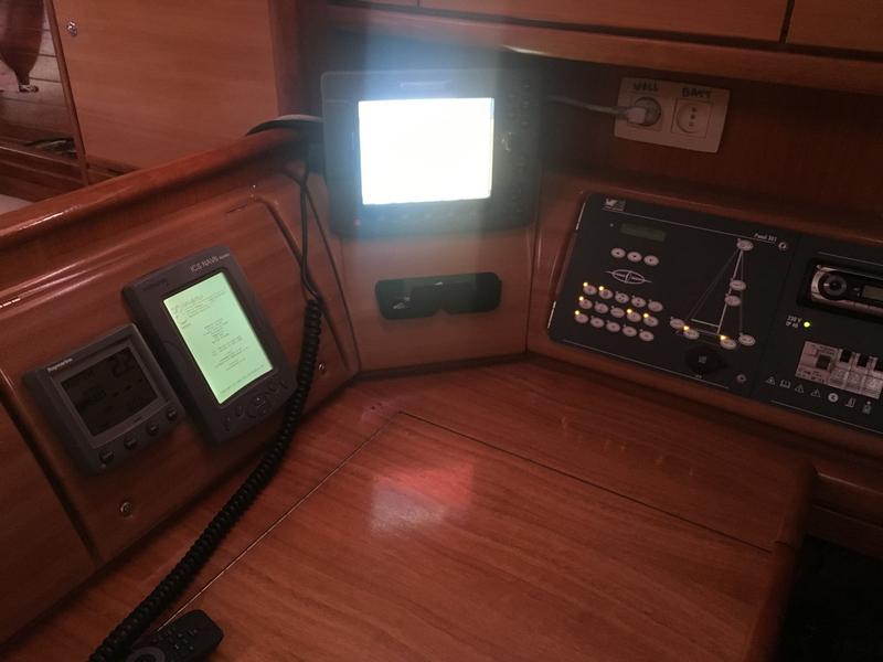 Book yachts online - sailboat - Bavaria 42 Cruiser - Dolce far Niente - rent