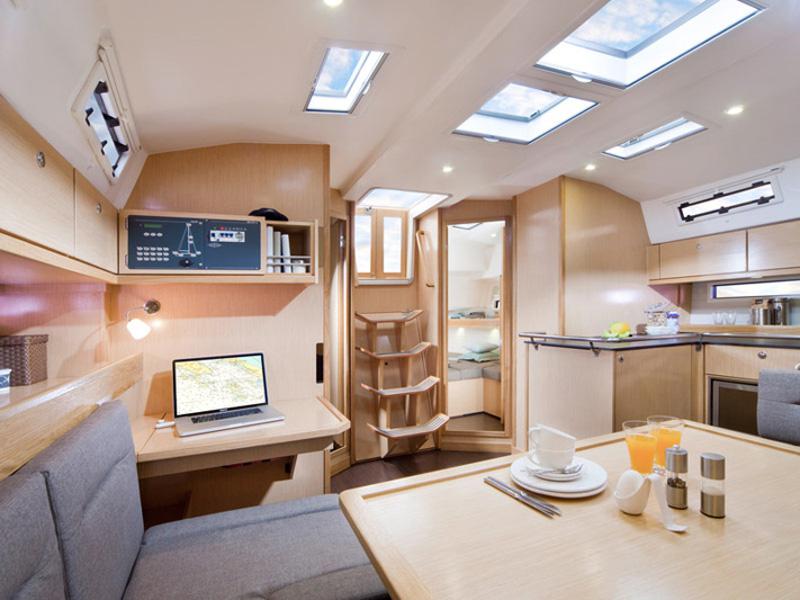Book yachts online - sailboat - Bavaria Cruiser 45 - Provence - rent