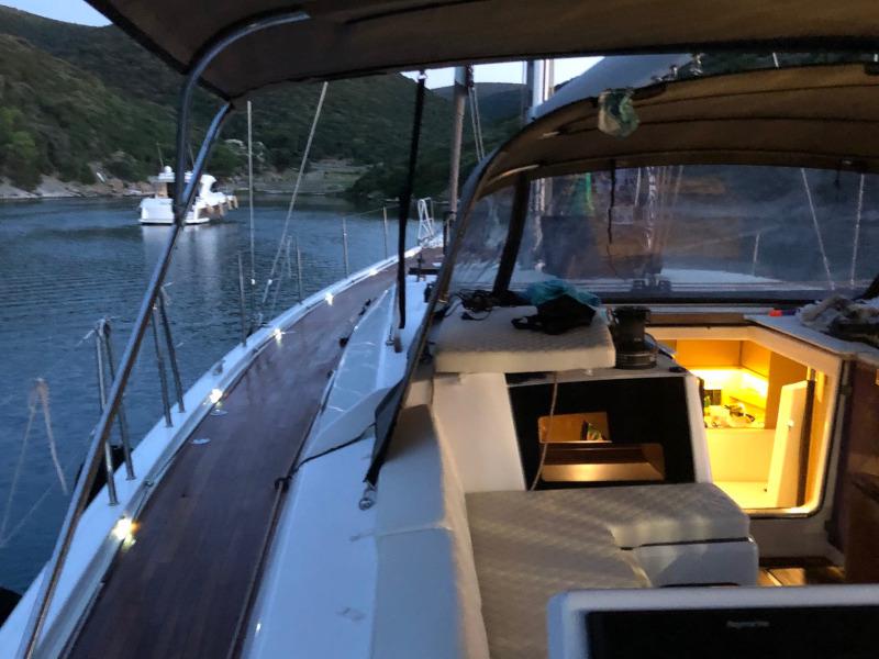 Book yachts online - sailboat - Dufour 56 Exclusive - Nomi fully equipped white hull - rent
