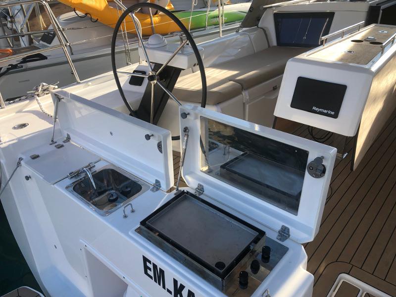 Book yachts online - sailboat - Dufour 390 Grand Large - Emka-fully equipped, white hull - rent