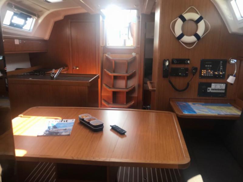 Book yachts online - sailboat - Bavaria Cruiser 37 - Baby Panda AC shore power underwater light - rent