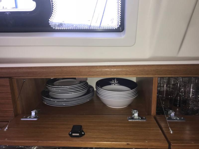 Book yachts online - sailboat - Bavaria Cruiser 37 - Baby Panda AC shore power underwater light - rent