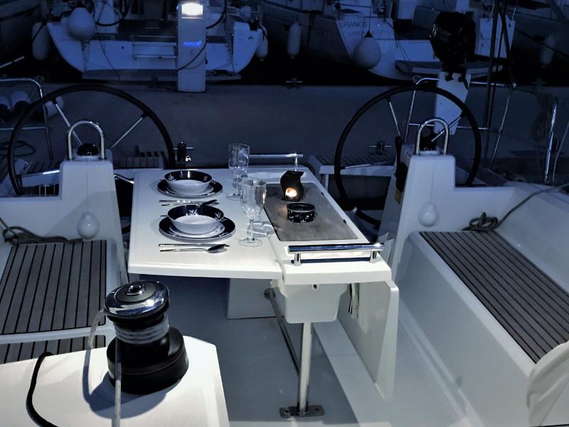 Book yachts online - sailboat - Oceanis 38.1 - Baby Dory AC shore power underwater light blue hull - rent