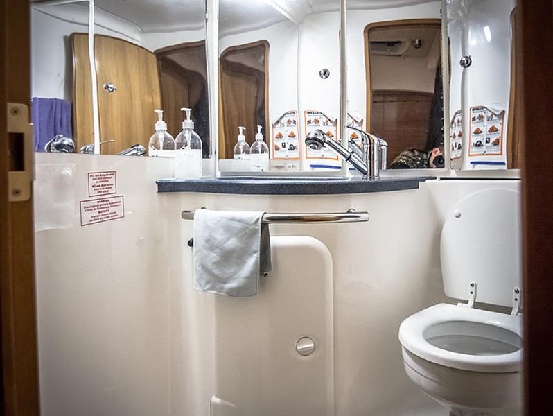 Book yachts online - sailboat - Bavaria 42 - Evra - rent