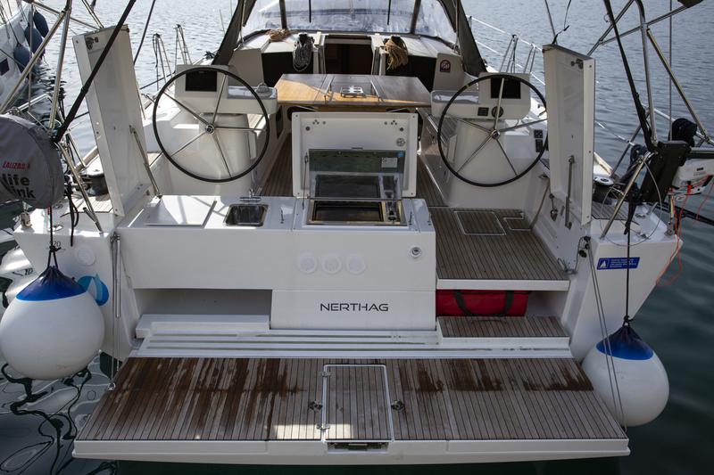 Book yachts online - sailboat - Dufour 520 Grand Large - Nerthag - rent