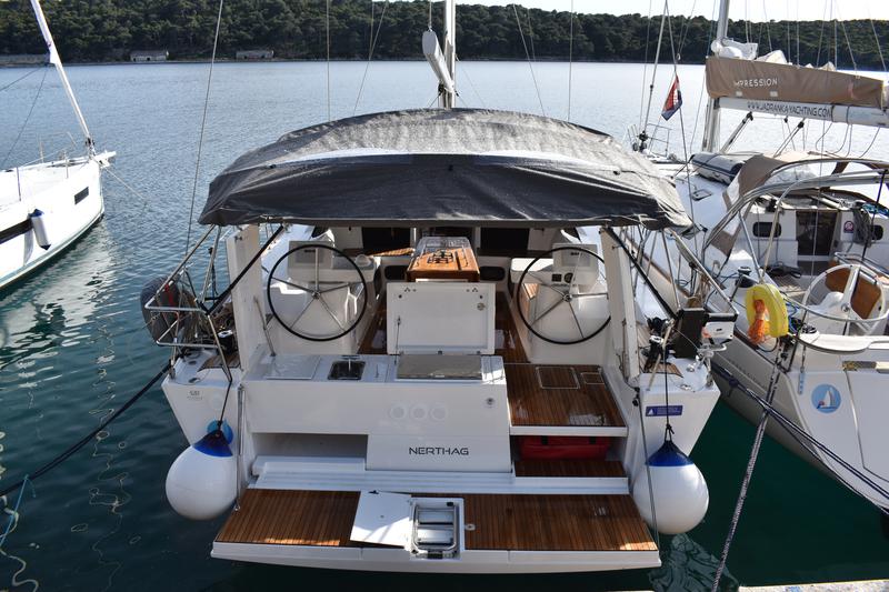 Book yachts online - sailboat - Dufour 520 Grand Large - Nerthag - rent