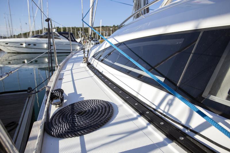 Book yachts online - sailboat - Elan 40 Impression - JANINA - rent