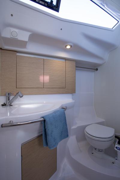 Book yachts online - sailboat - Elan 40 Impression - JANINA - rent