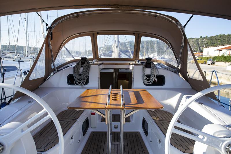Book yachts online - sailboat - Elan 40 Impression - JANINA - rent