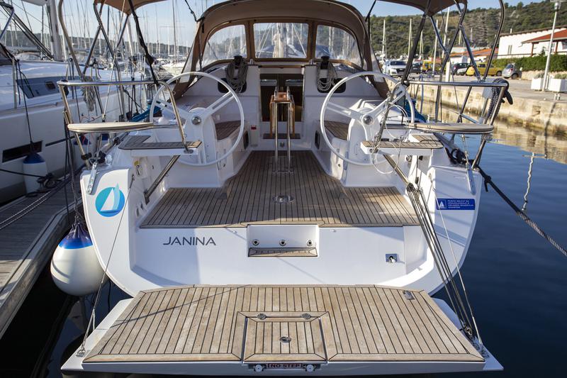 Book yachts online - sailboat - Elan 40 Impression - JANINA - rent