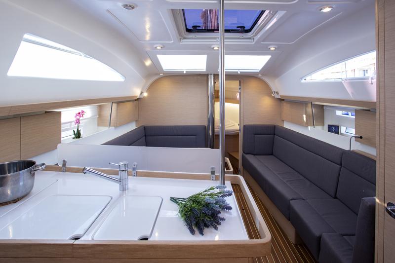 Book yachts online - sailboat - Elan 40 Impression - JANINA - rent