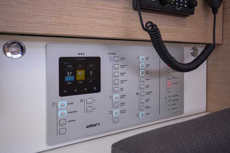 Book yachts online - sailboat - Elan 40 Impression - JANINA - rent
