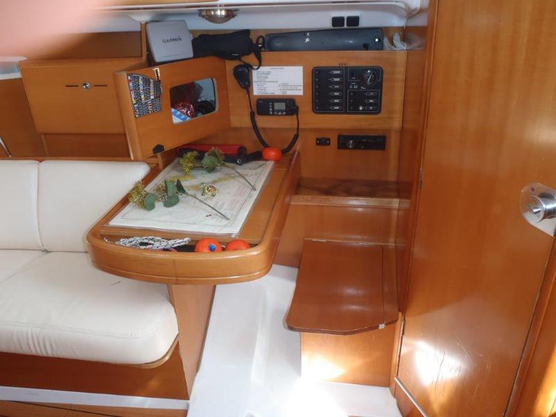 Book yachts online - sailboat - First 31.7 - Ruta - rent