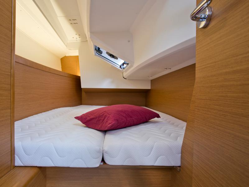 Book yachts online - sailboat - Sun Odyssey 349 - SheShe - rent
