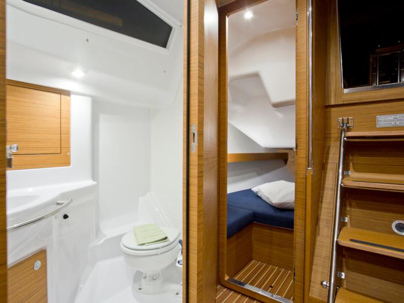 Book yachts online - sailboat - Elan 35 Impression - Essi - rent