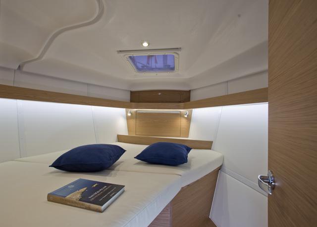 Book yachts online - sailboat - Elan 40 Impression - Silente - rent