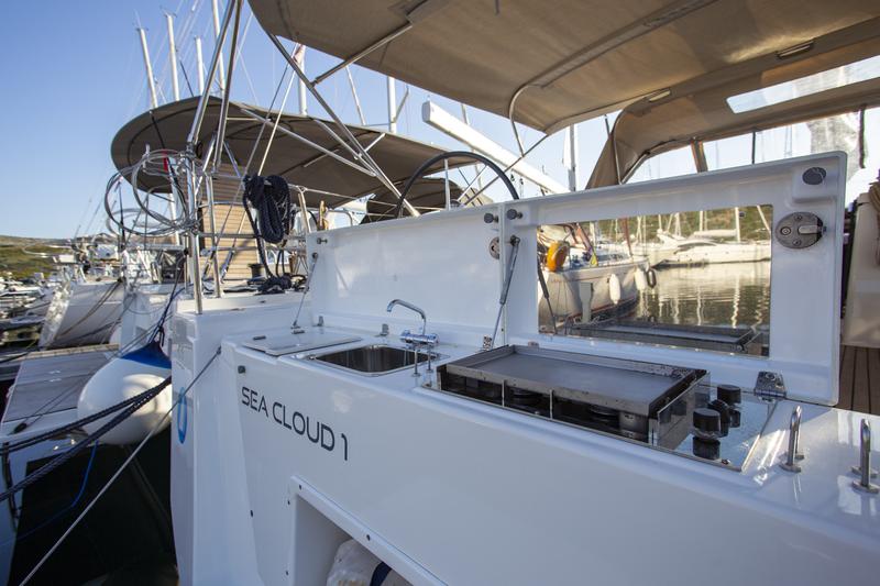 Book yachts online - sailboat - Dufour 430 Grand Large - Sea cloud 1 - rent