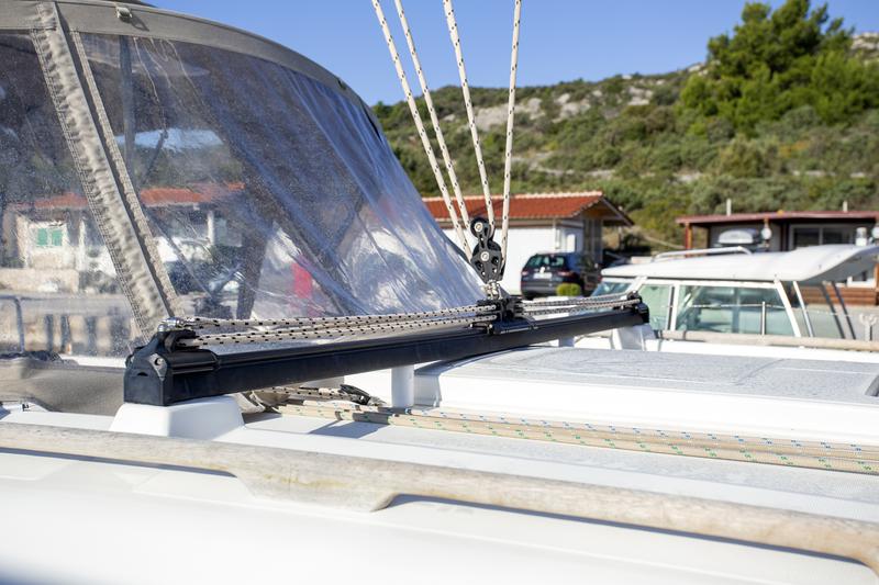 Book yachts online - sailboat - Dufour 382 GL - Niké - rent