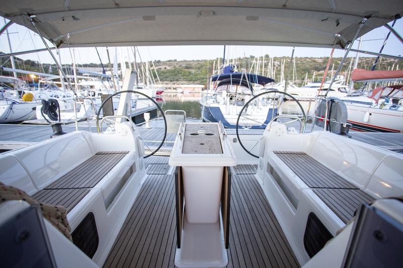 Book yachts online - sailboat - Dufour 412 Grand large - Sea cloud 2 - rent