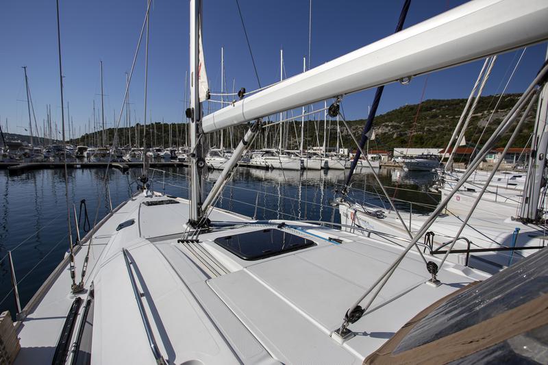 Book yachts online - sailboat - Elan 45 Impression - Tightrope - rent