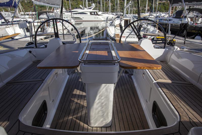 Book yachts online - sailboat - Elan 45 Impression - Tightrope - rent