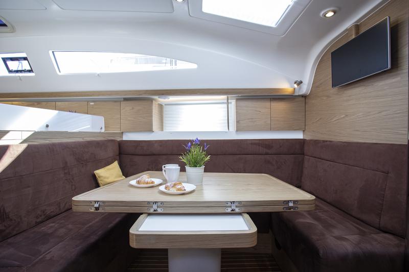 Book yachts online - sailboat - Elan 45 Impression - Tightrope - rent