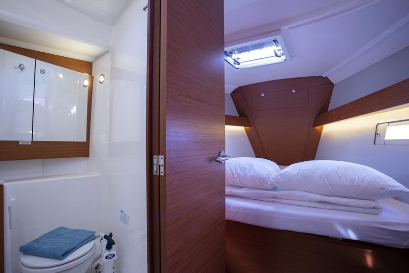 Book yachts online - sailboat - Dufour 412 Grand large - Skyra - rent