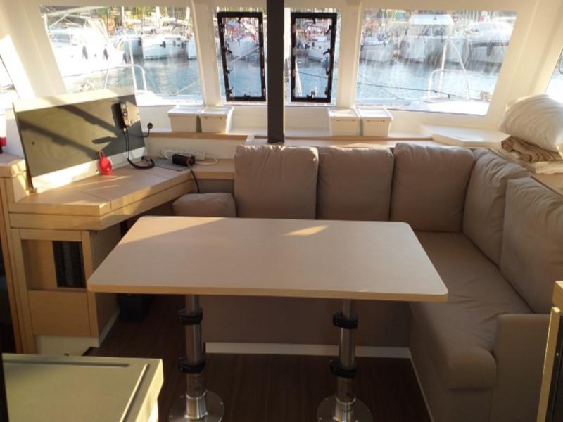 Book yachts online - catamaran - Lucia 40 - El Camino - rent