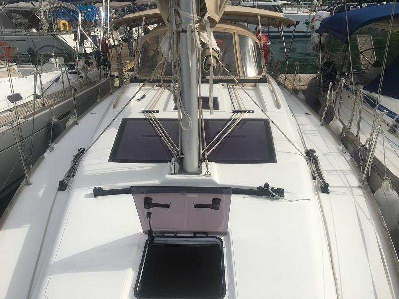 Book yachts online - sailboat - Dufour 382 Grand Large - Desperado - rent