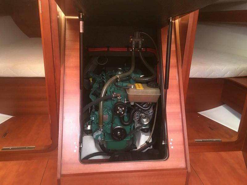 Book yachts online - sailboat - Dufour 382 Grand Large - Desperado - rent