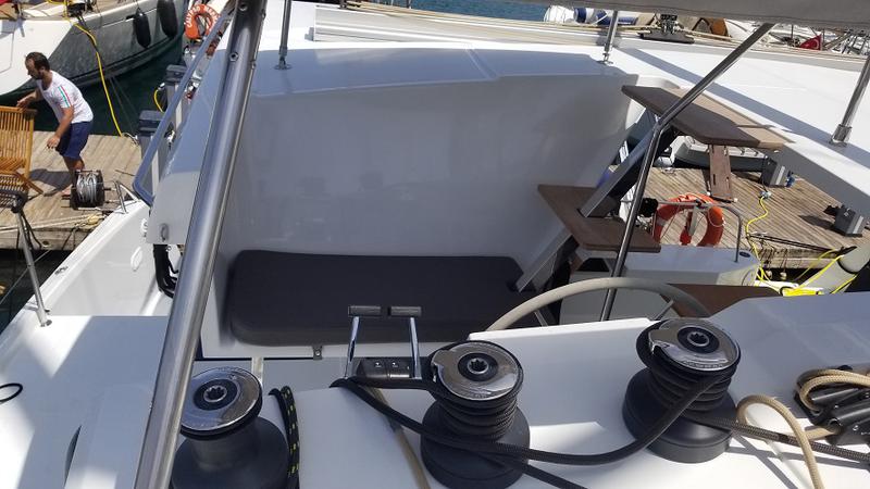 Book yachts online - catamaran - Lucia 40 - Hola - rent