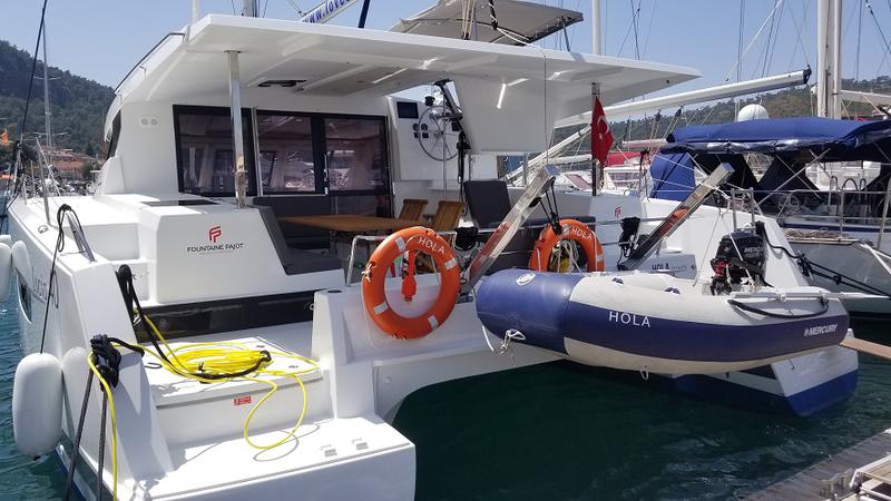 Book yachts online - catamaran - Lucia 40 - Hola - rent