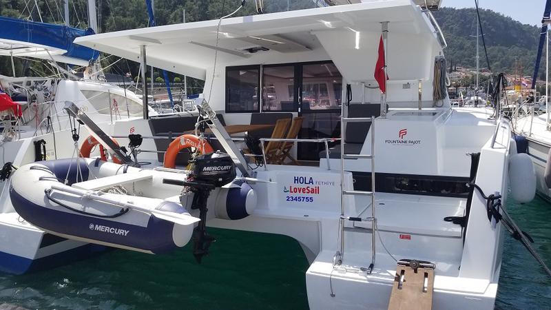 Book yachts online - catamaran - Lucia 40 - Hola - rent