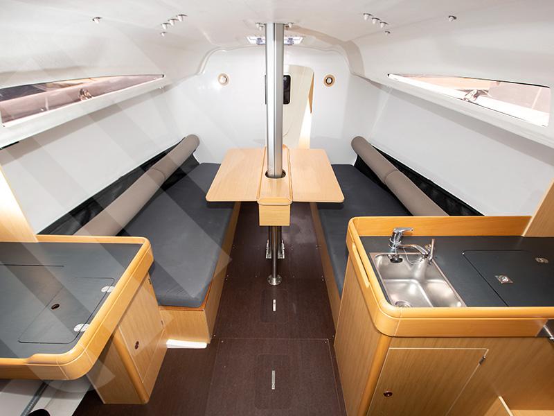 Book yachts online - sailboat - Sun Fast 3200 - R2D2 - rent