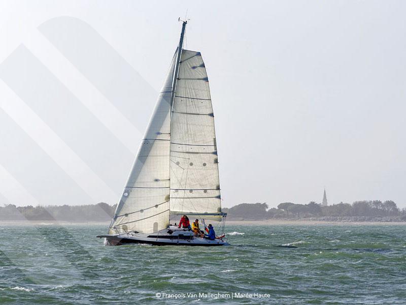 Book yachts online - sailboat - Django 8S - Etoilier II - rent