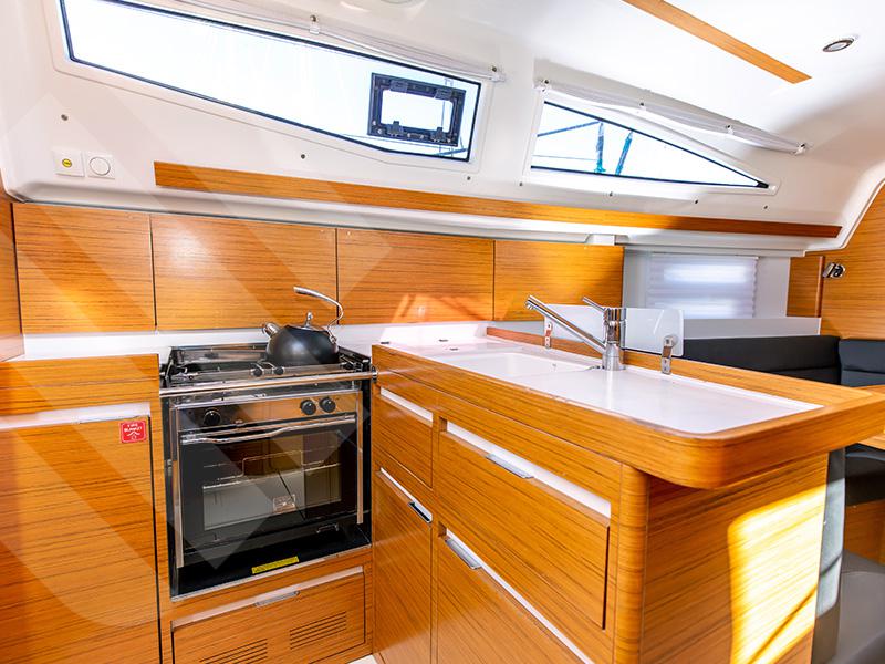 Book yachts online - sailboat - Elan 35 Impression - Maybe 6 - rent