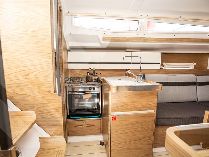 Book yachts online - sailboat - Elan S3 - Kind of Blue - rent