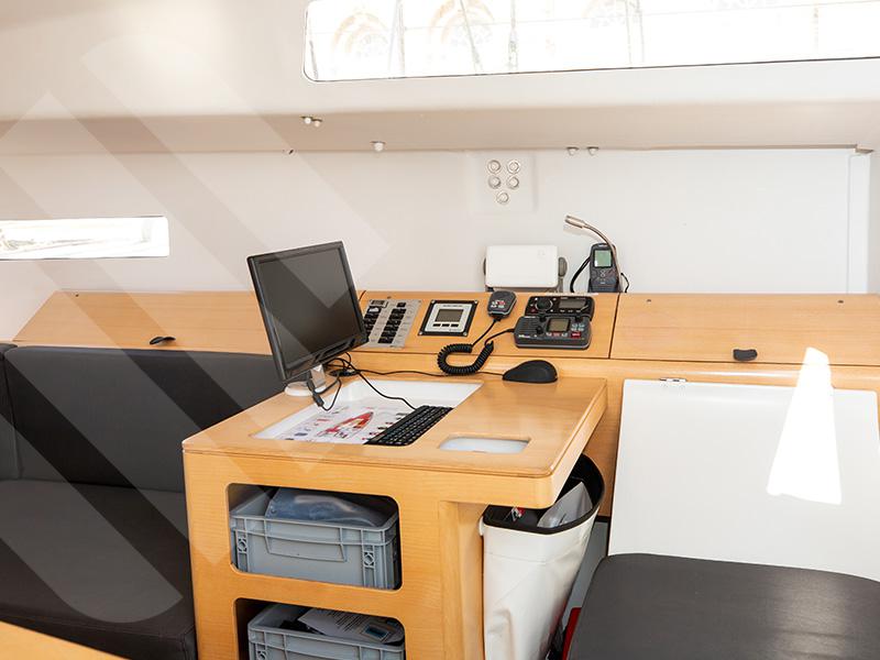 Book yachts online - sailboat - Pogo 30 - Meridio - rent