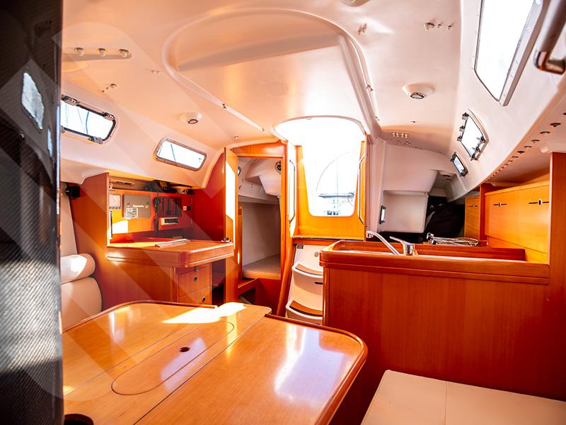 Book yachts online - sailboat - First 34.7 - One - rent